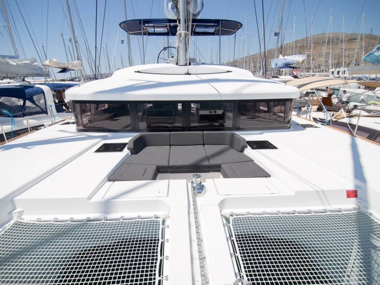 Lagoon Lagoon 52 F in Road Town on SamBoat