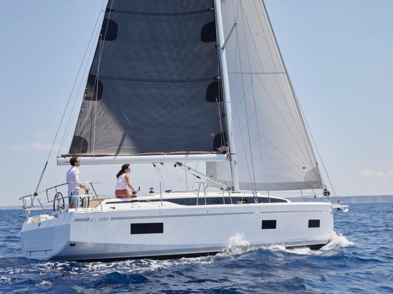 Yacht charter Pula cheap Bavaria C38