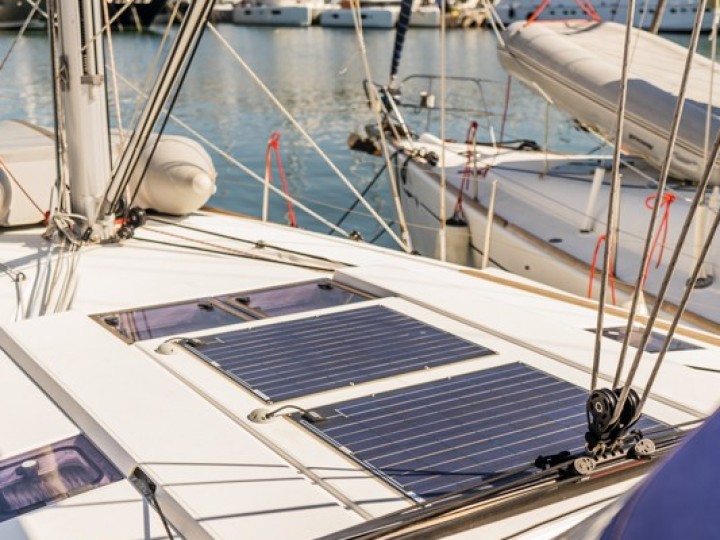 Jeanneau Sun Odyssey 519 in Alimos on SamBoat