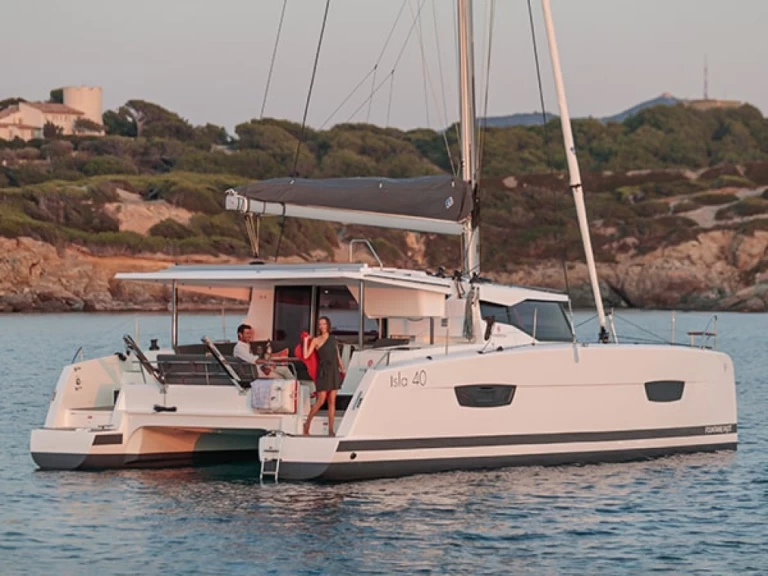 Yacht charter Le Marin cheap Isla 40