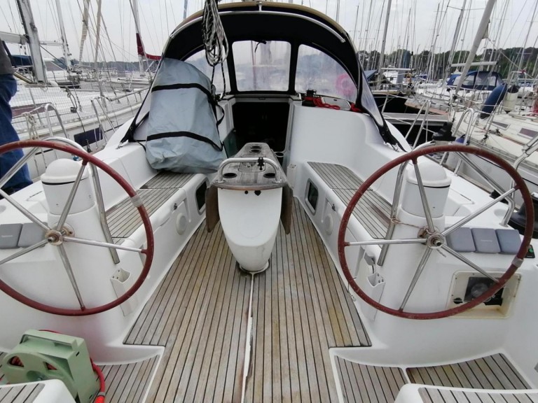 Boat rental Jeanneau Sun Odyssey 42i in Port-Haliguen on Samboat