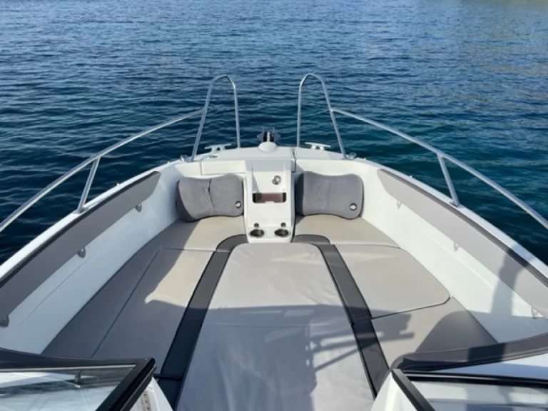 Bareboat Rental Motorboat Jeanneau with a boat licence