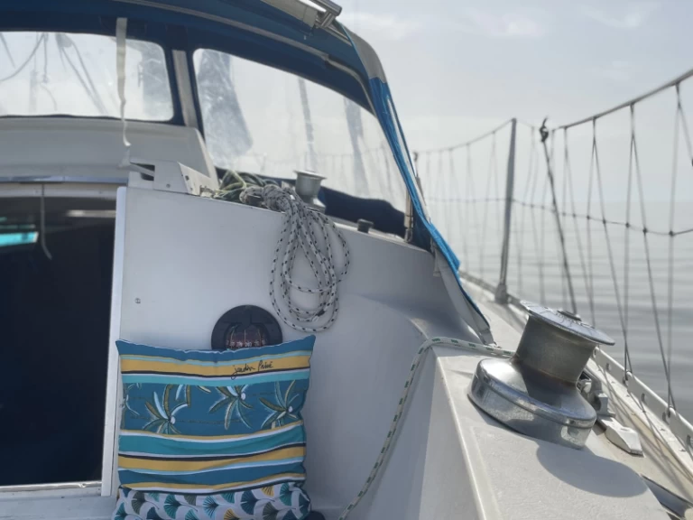 Yacht charter La Plaine-sur-Mer cheap Jouet 32