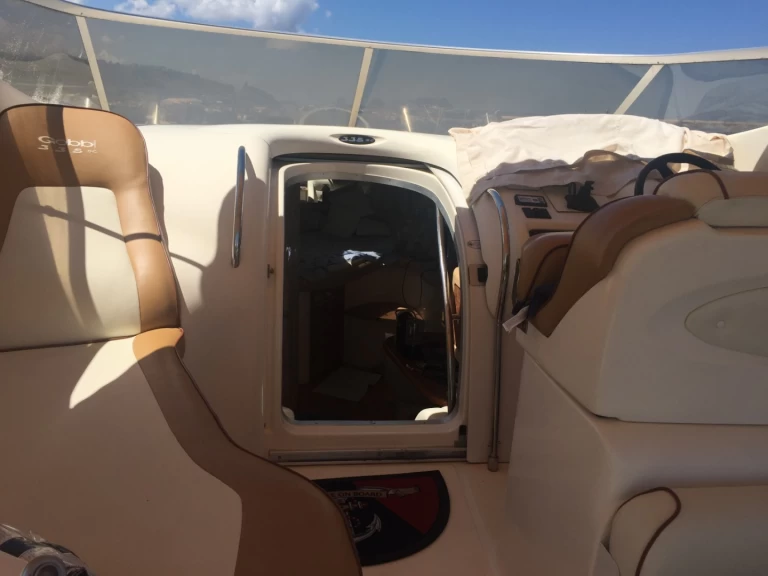 Rent a Gobbi Atlantis 345 Torre Colonna-Sperone