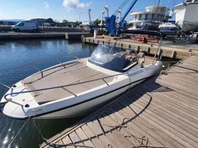 Motorboat rental in La Londe-les-Maures - Quicksilver Activ 675 Sundeck Sport