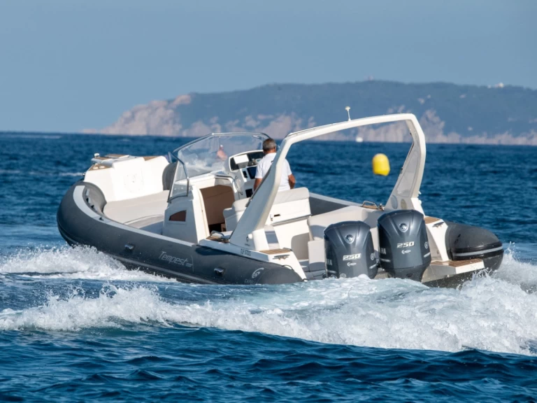 RIB for rent Le Lavandou at the best price