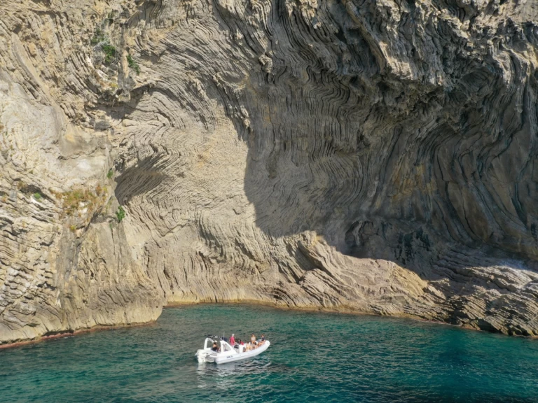 Yacht charter Port d'Alcudia cheap Sacs S 25 Dream
