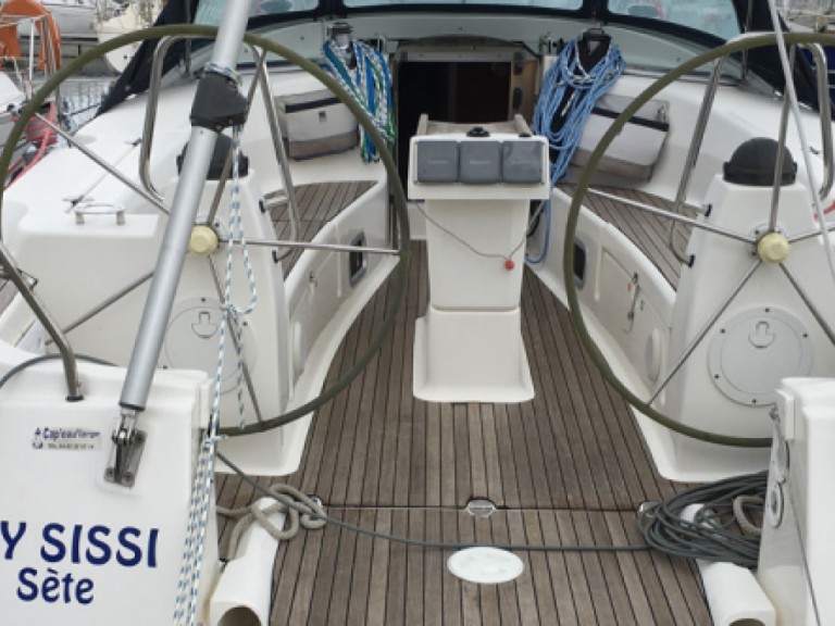Sailboat rental in Arzon - 7 Bavaria 40  Cruiser