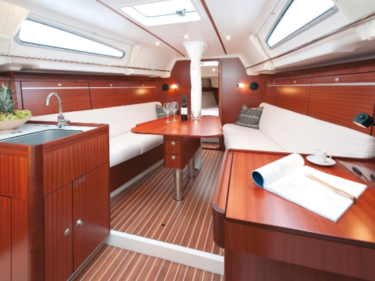 Sailboat rental in Arzon - 13 DEHLER 32