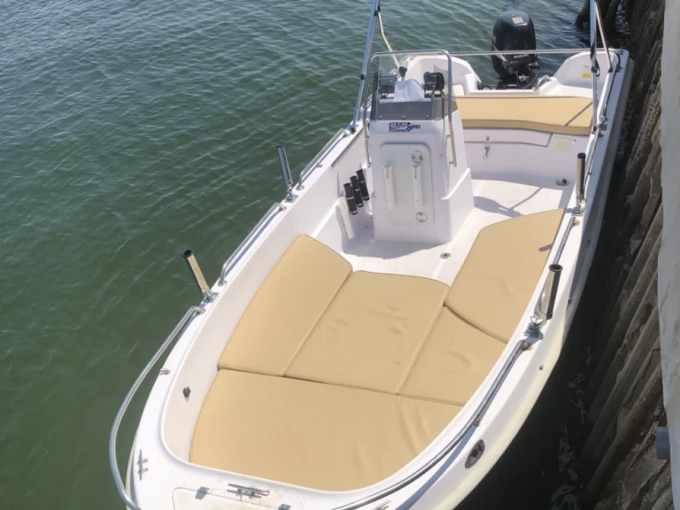 Motorboat rental in Lège-Cap-Ferret - Poseidon Poseidon 550