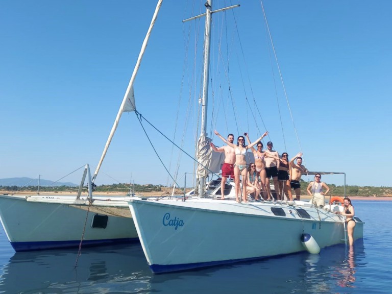 Boat rental Fountaine Pajot Louisiane in Ferragudo on Samboat