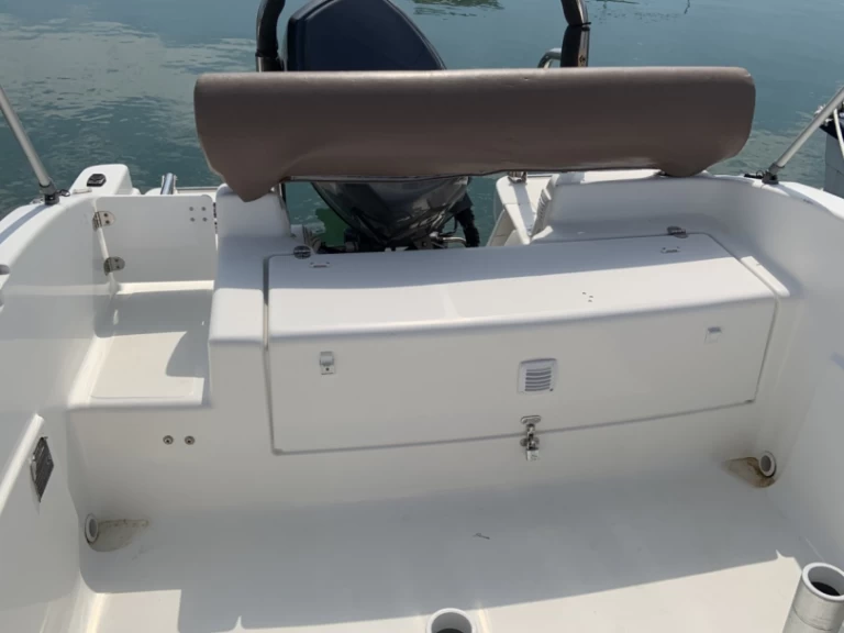 Rent a B2 Marine Cap Ferret 552 Open Frontignan