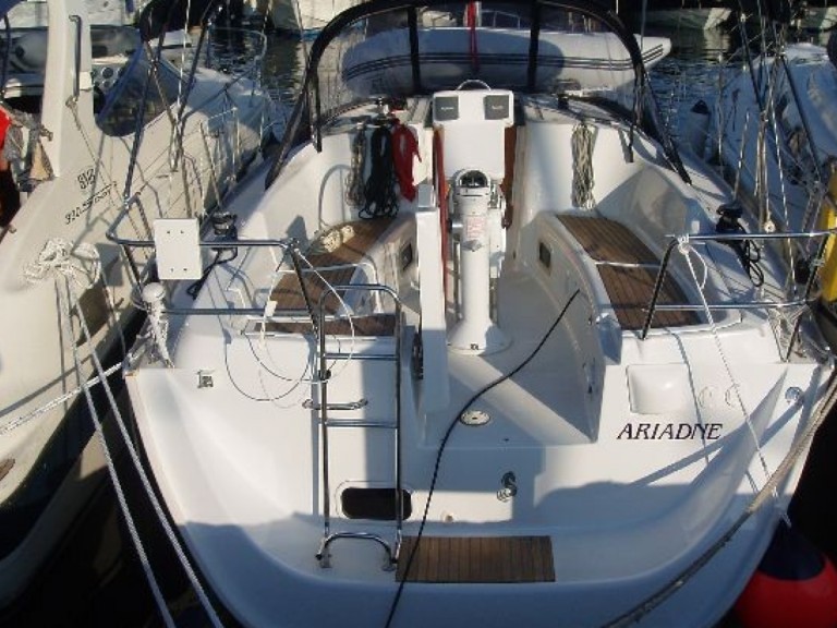 Sailboat for rent Préveza at the best price