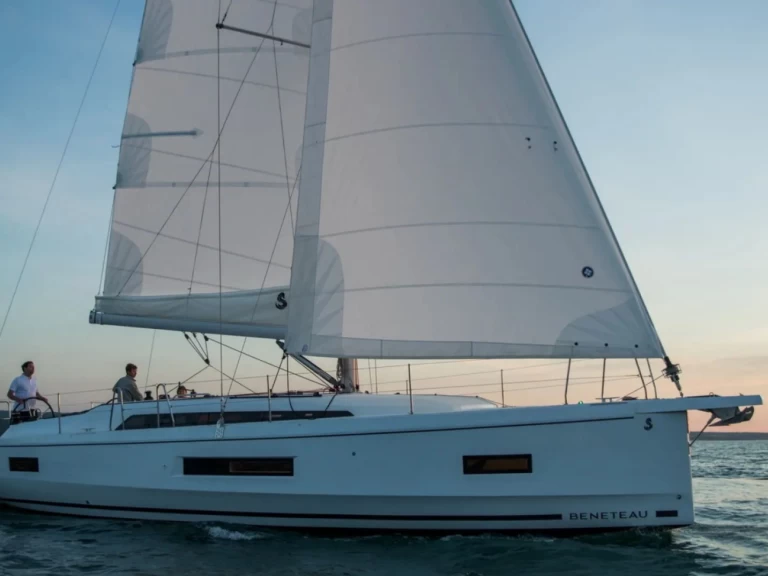 Bareboat Rental Sailboat Bénéteau with a boat licence