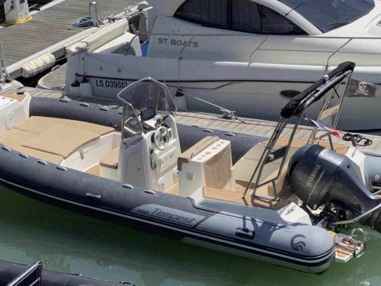 Yacht charter Royan cheap Capelli 700 Sun