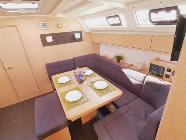 Sailboat for rent Pula at the best price