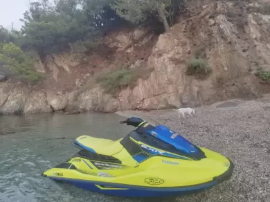 Rent a Jet ski Yamaha Wave Runner ExR in Carnon-Plage (Jet ski