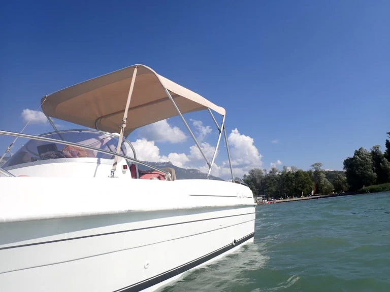 B2 Marine Cap Ferret 552 Sun Deck in Aix-les-Bains on SamBoat