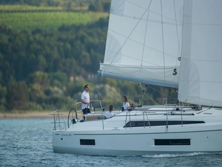 Yacht charter Anse Marcel cheap Oceanis 40.1