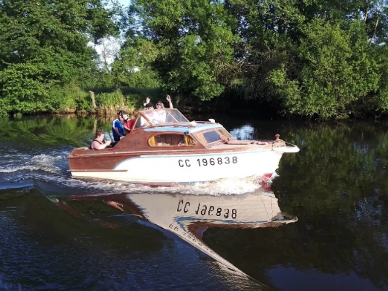 Smartboat Smartboat 23 charter bareboat or captained in  Vertou