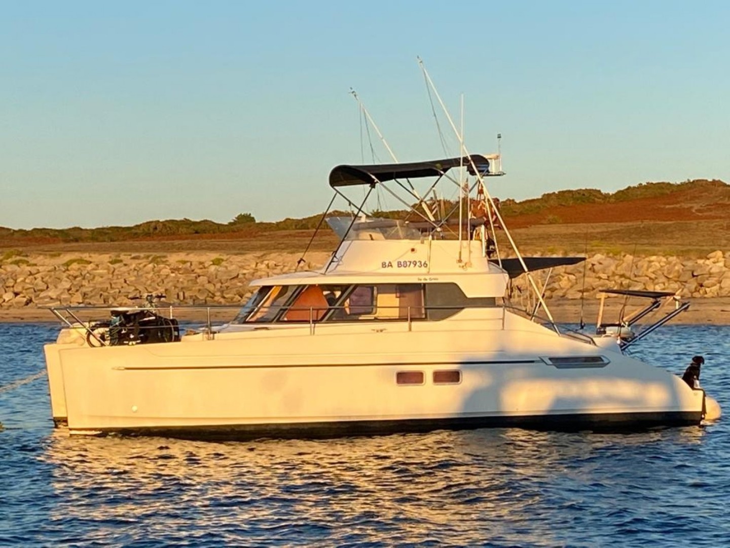 Rent a Motorboat Fountaine Pajot Greenland 34 in Lorient (Rose des