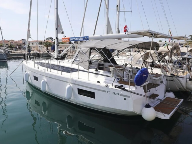 Sailboat rental in Biograd na Moru - Bavaria Bavaria C38