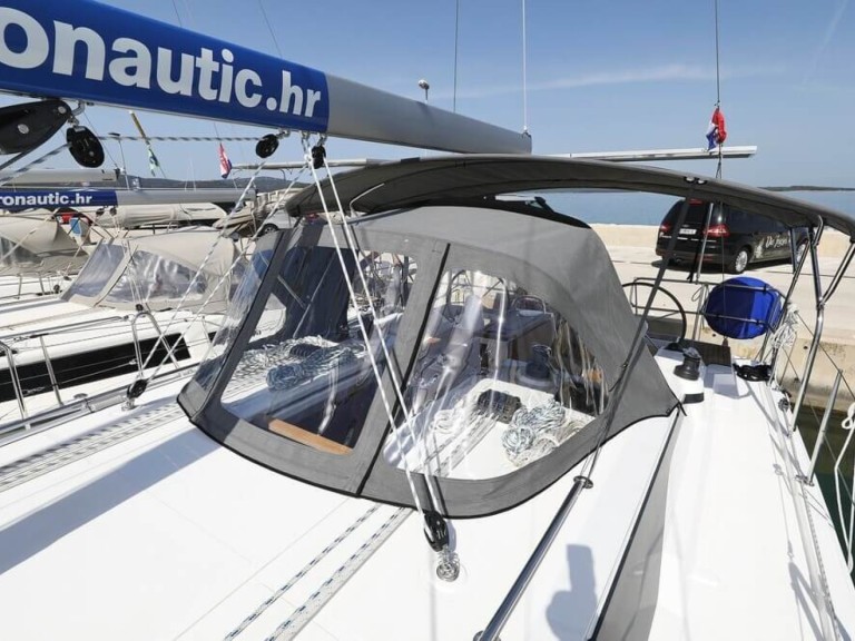 Bareboat Rental Sailboat Bavaria with a boat licence