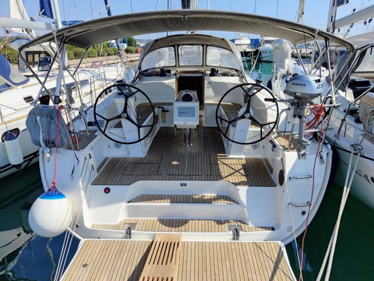Yacht charter Sukošan cheap Cruiser 46