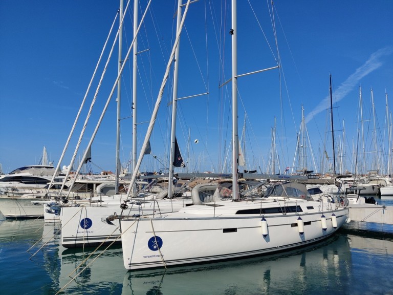 Sailboat rental in Sukošan - Bavaria Cruiser 46