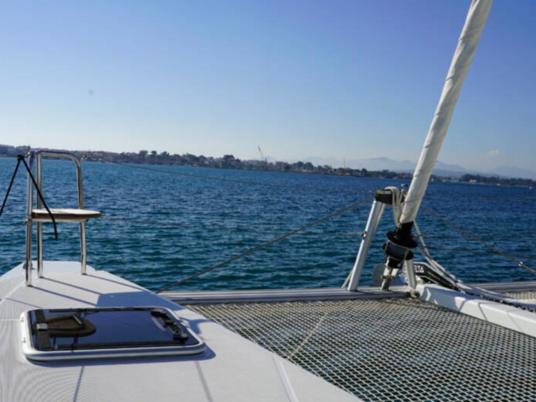 Catamaran rental in Lefkáda - Lagoon Lagoon 40