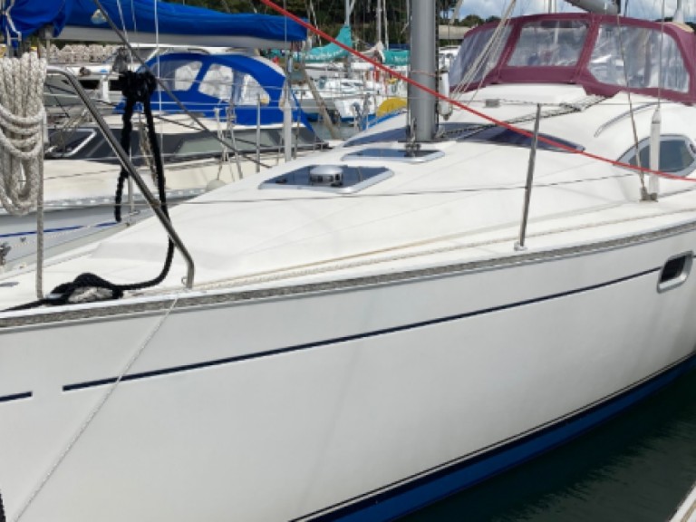 Kirie Feeling 32 Di charter bareboat or captained in  La Trinité-sur-Mer