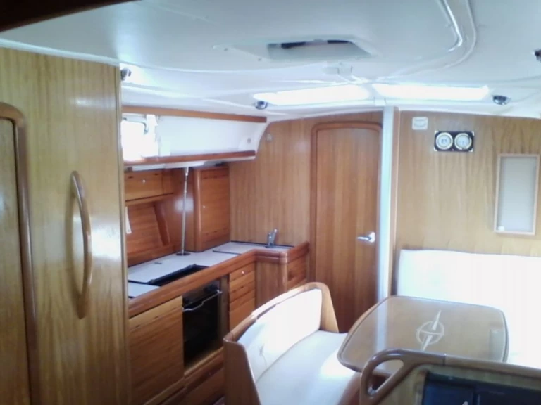 Rent a Bavaria Bavaria 39 Cruiser Rhodes (City)
