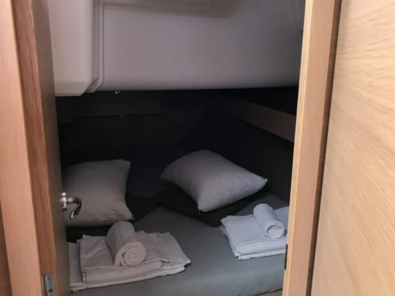 Dufour Dufour 382 Grand Large in Alimos on SamBoat