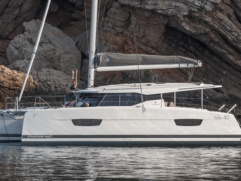 Rent a Fountaine Pajot Isla 40 Can Pastilla