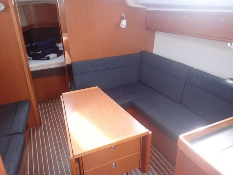 Bavaria Bavaria 37 '15 in Sukošan on SamBoat