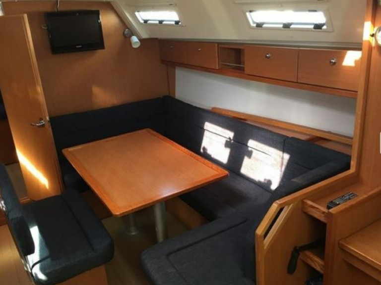 Bareboat Rental Sailboat Bavaria with a boat licence