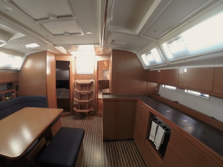 Rent a Bavaria Cruiser 46 Zadar