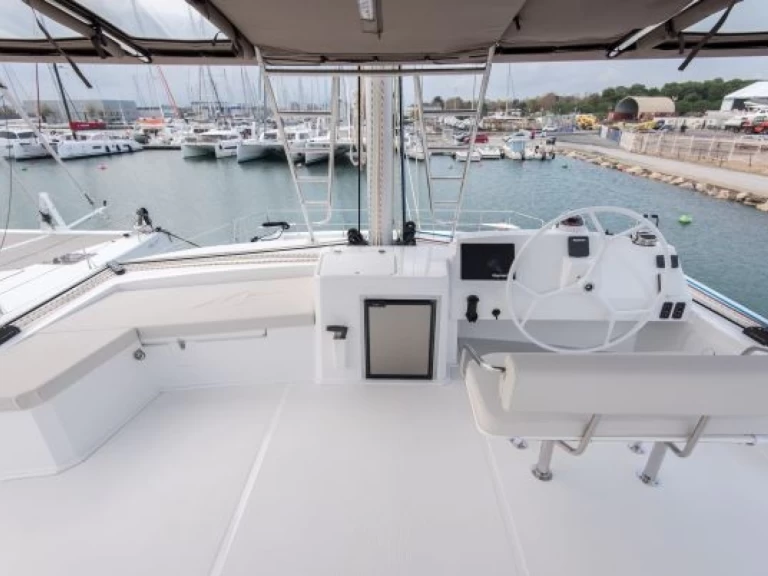 Bali Bali 5.4 charter bareboat or captained in  Nassau