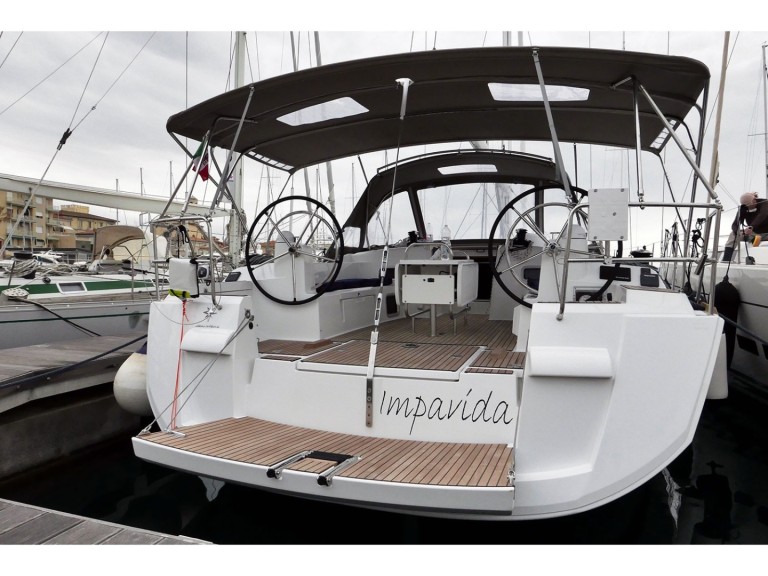 Sailboat rental in San Vincenzo - Jeanneau Sun Odyssey 519