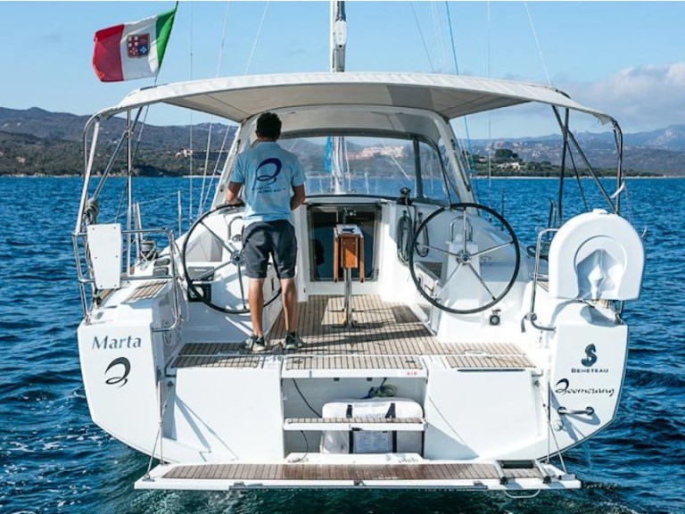 Sailboat rental with or without captain Bénéteau Olbia