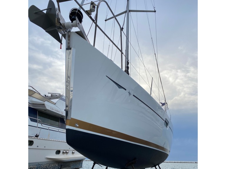 Rent a Jeanneau Sun Odyssey 36i Lefkáda