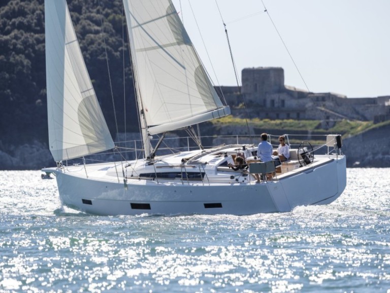 Sailboat rental in Lefkáda - Dufour Dufour 430