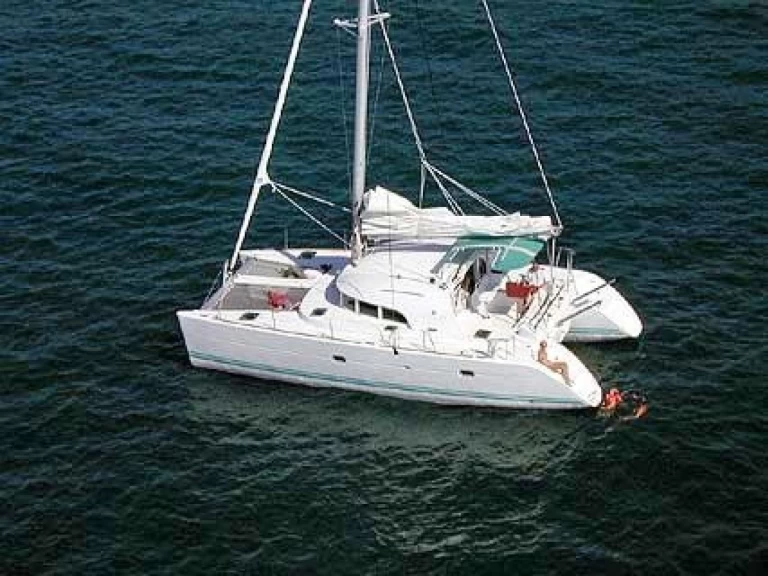Catamaran rental in Alimos - Lagoon Lagoon 380