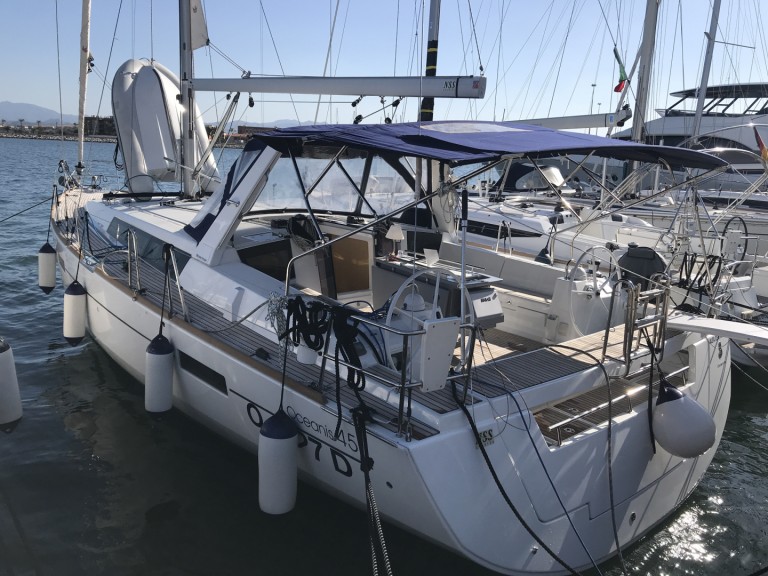 Sailboat for rent Marina Cala dei Sardi at the best price