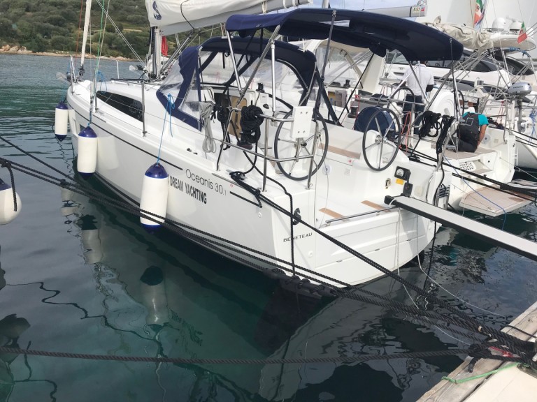 Sailboat rental in Cugnana Verde - Bénéteau Oceanis 30.1