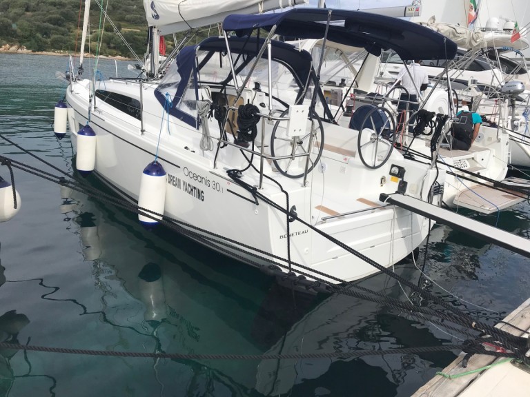 Sailboat rental in Marina Cala dei Sardi - Bénéteau Oceanis 30.1