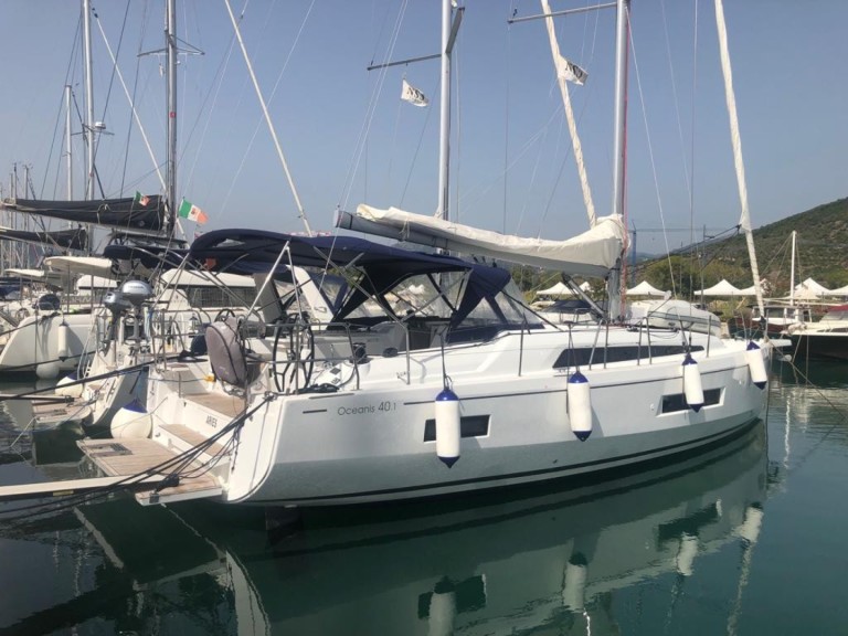 Sailboat for rent Marina d'Arechi at the best price