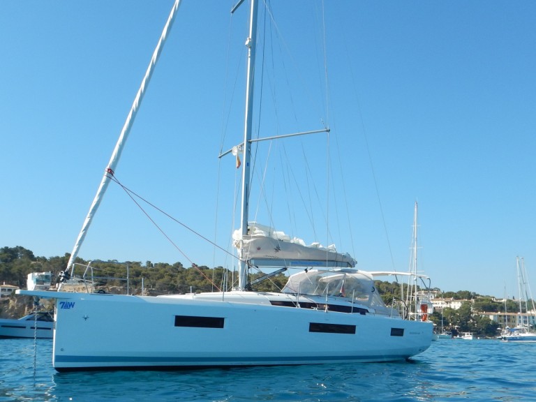 Sailboat rental with or without captain Jeanneau Palma de Mallorca