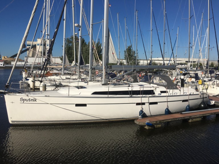 Sailboat for rent Lemmer at the best price