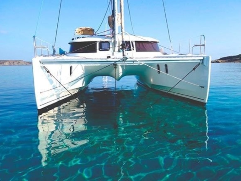 Catamaran rental in Roses - Fountaine Pajot Lipari 41